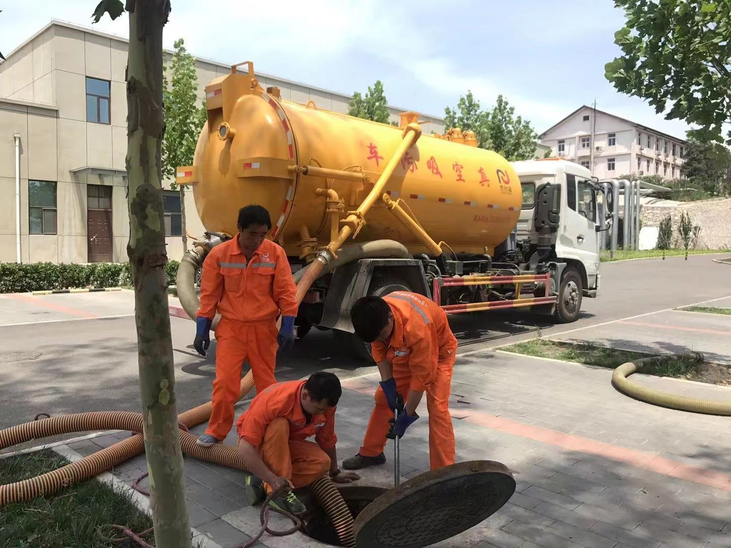 东宁化粪池清理与5-8吨吸粪车施工效率分析